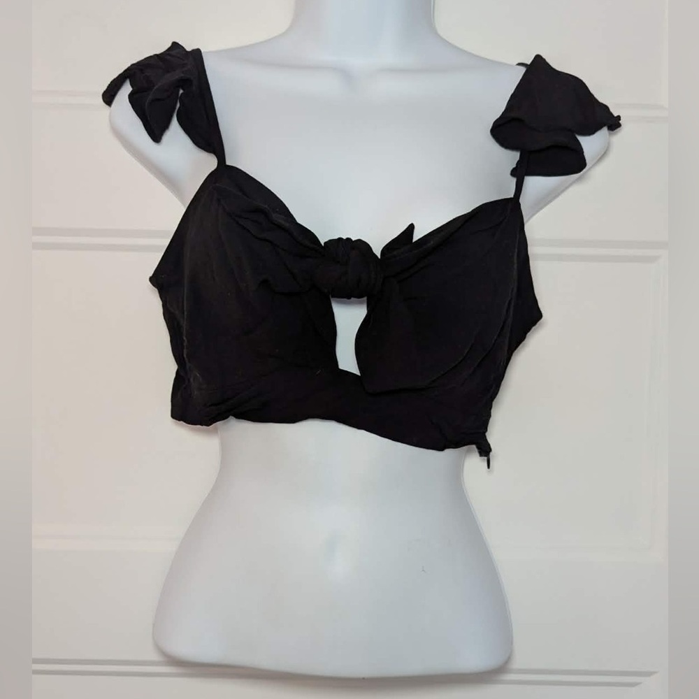 Guess Black Tie Front Crop Top Size S‎ Ruffle Straps